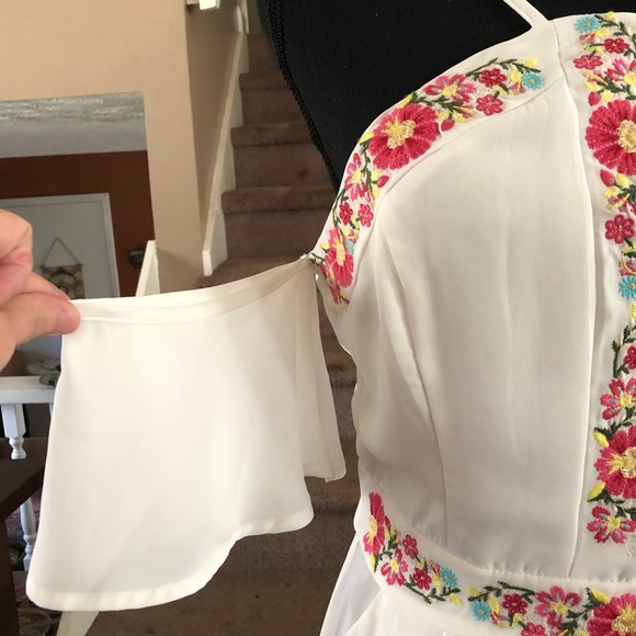 Gianni Bini•Embroidered Cold Shoulder Romper• - Picture 5 of 7